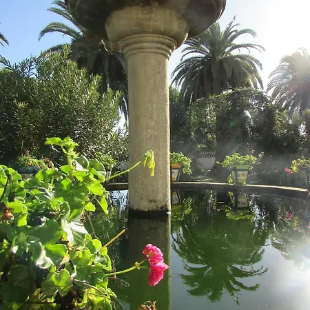La Giralda Ξενοδοχείο 4*