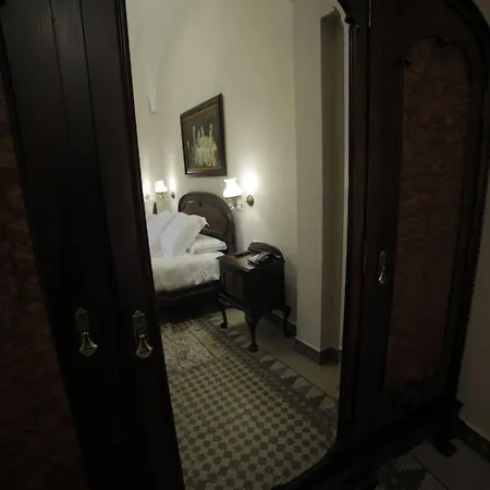 Hotel La Giralda 4*